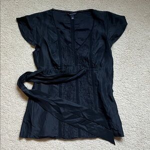 Banana Republic 100% silk Elegant Black Tie Blouse side zipper belt size 8